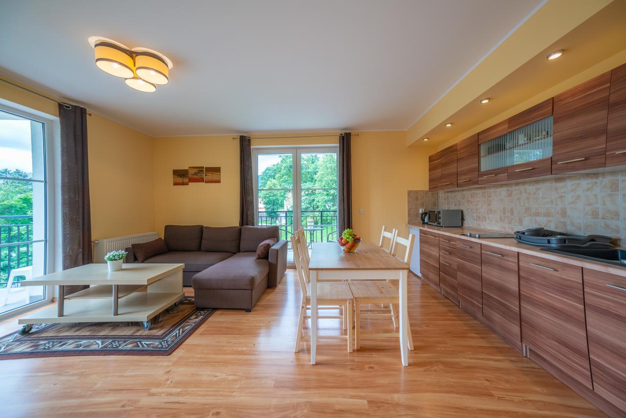 Rentplanet - Apartamenty Mickiewicza ชกลาร์สกา ปอเรมบา ภายนอก รูปภาพ